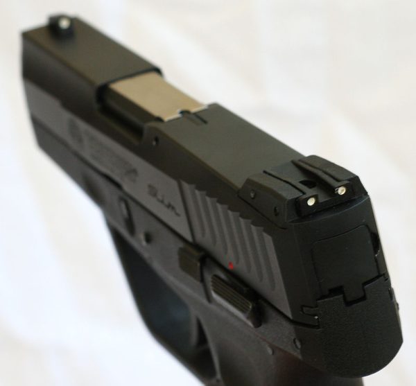 Pistola Taurus PT 740 Slim Cal .40 6+1 - Imagem 4